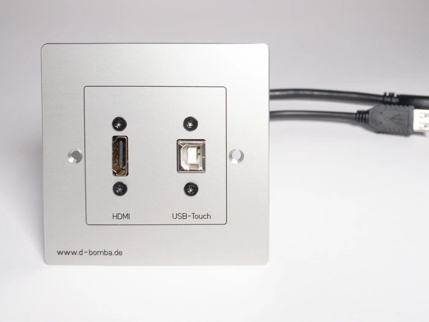 Anschlussfeld aus Aluminium in Nahaufnahme